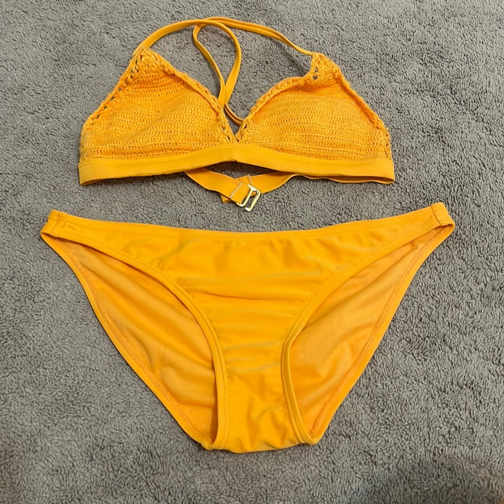 Bathing suit